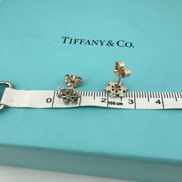 RARE Tiffany & Co. Snowflake Earrings Sterling Silver - Picture 4 of 6